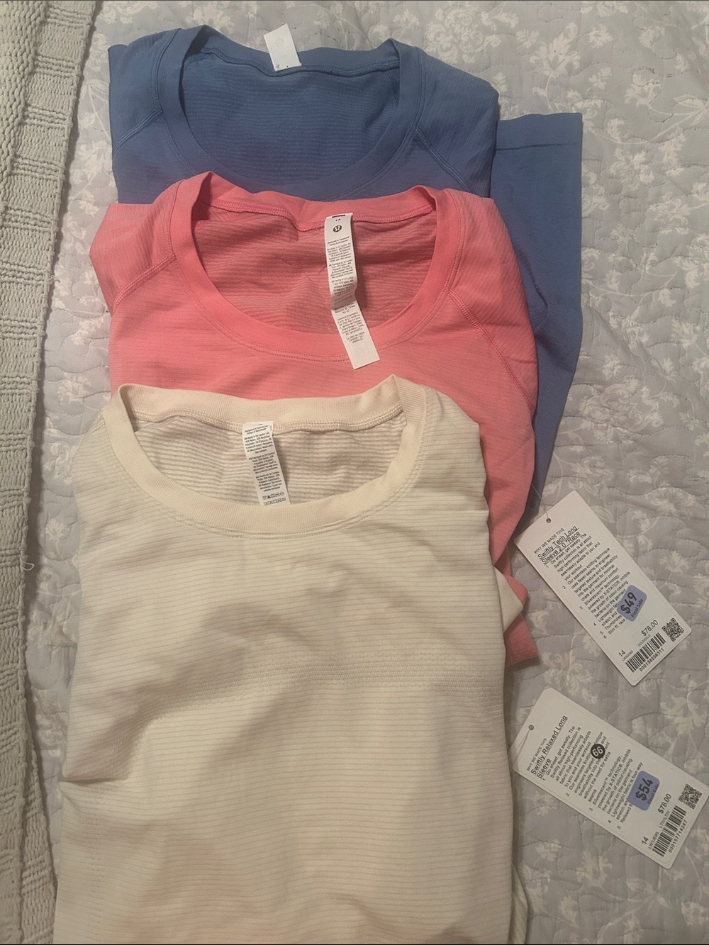 Women’s Lululemon swiftlys Ribbed Top - Pink, Blue, Cream